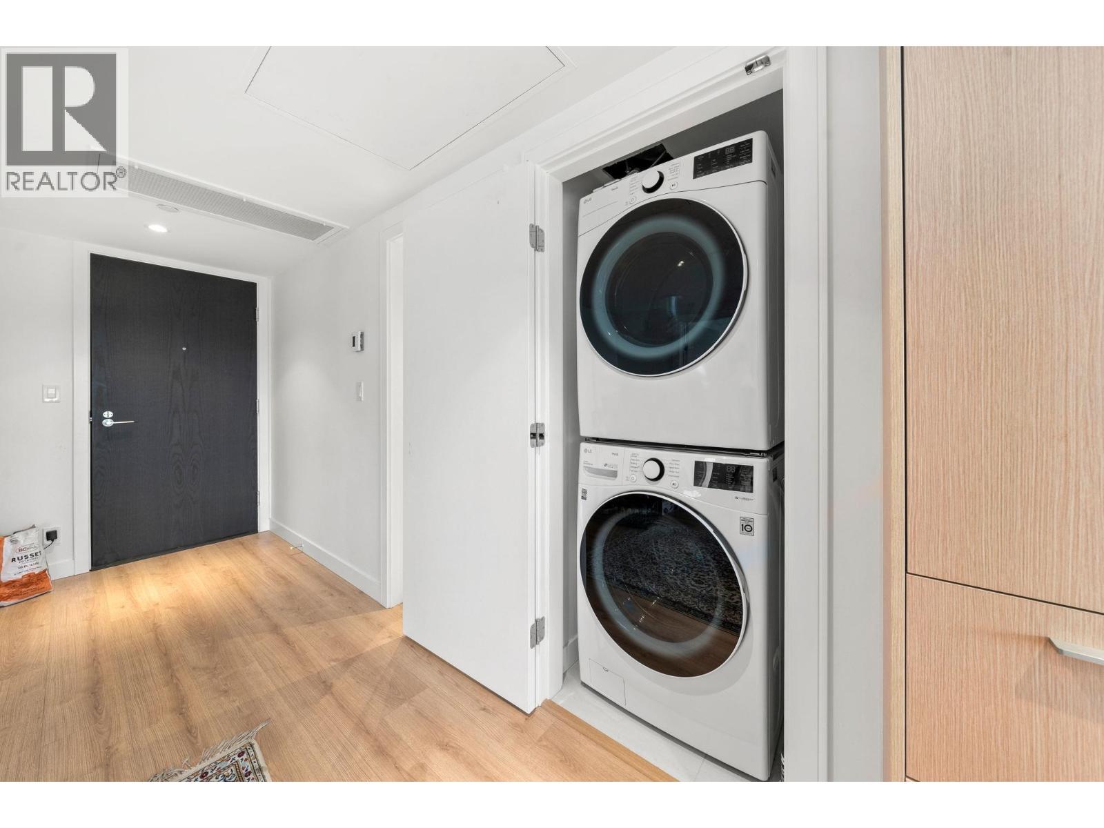 1401 1500 FERN STREET, North Vancouver