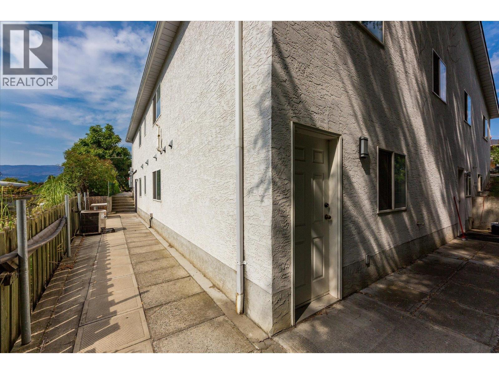  1377 Orchard Drive, Kelowna