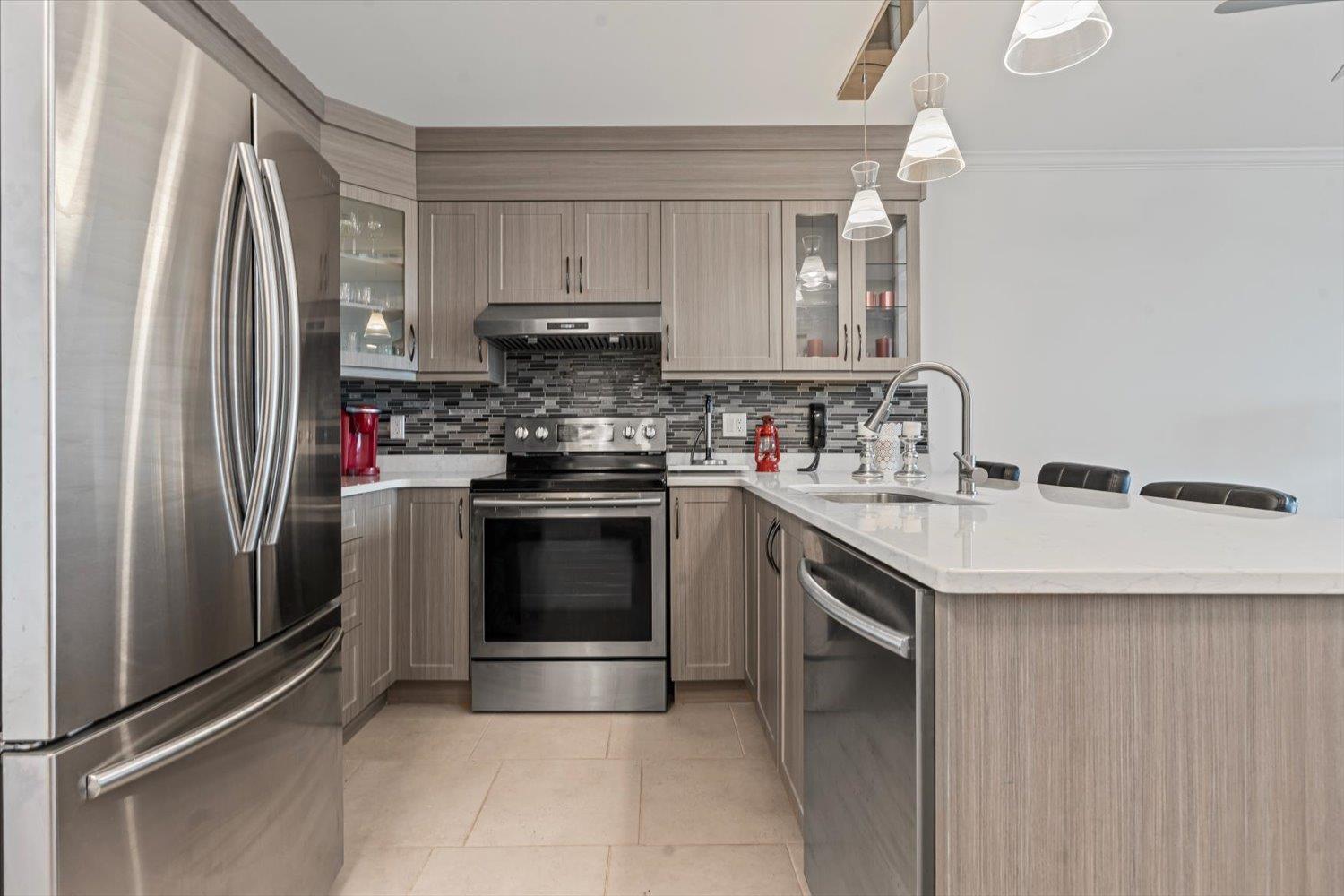 316 378 ESPLANADE AVENUE, Harrison Hot Springs, Harrison Hot Springs