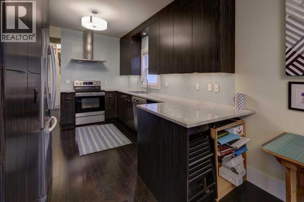 Single Family House Bungalow for Sale in   Avenue SW Sunalta Calgary 