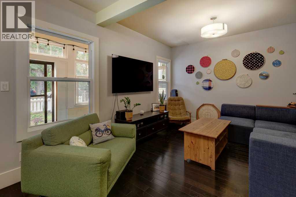Single Family House Bungalow for Sale in   Avenue SW Sunalta Calgary 