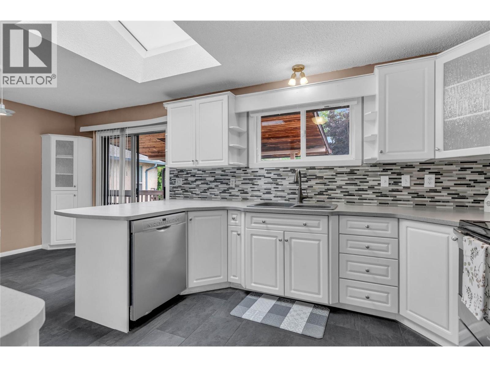  733 Josselyn Court, Kelowna