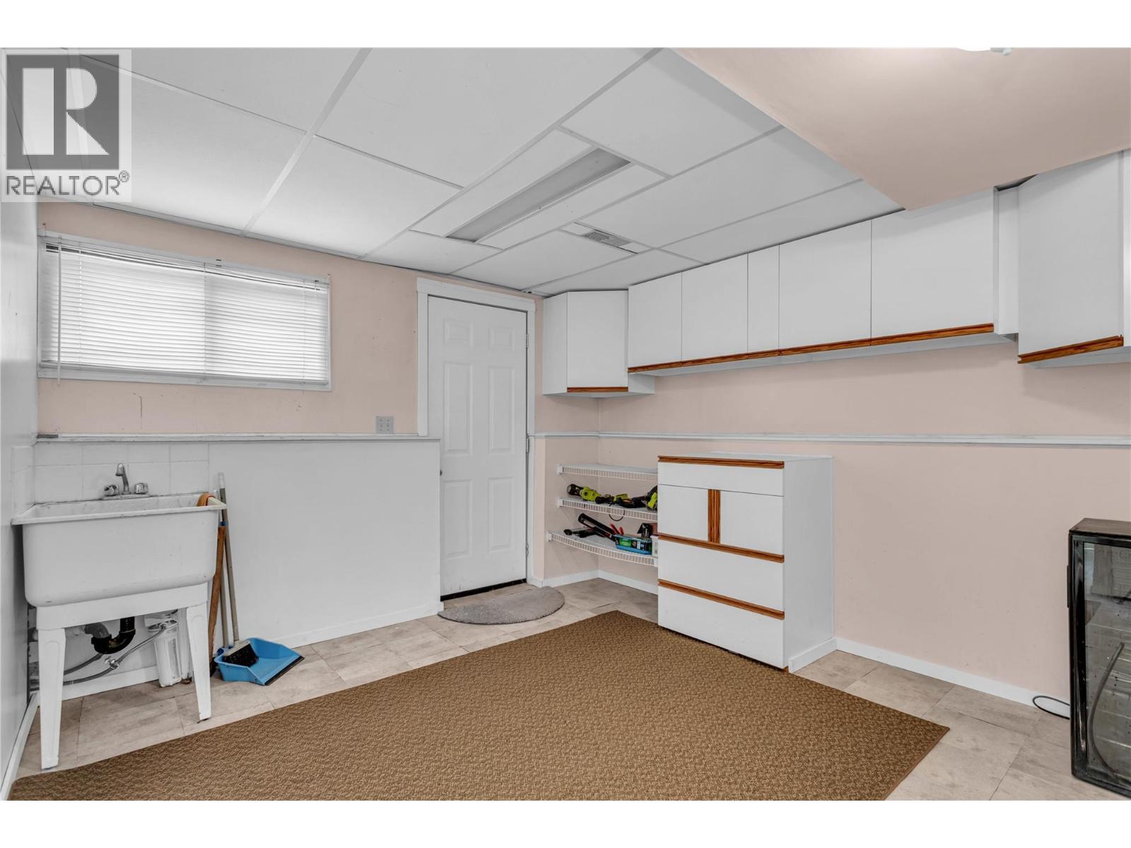  733 Josselyn Court, Kelowna