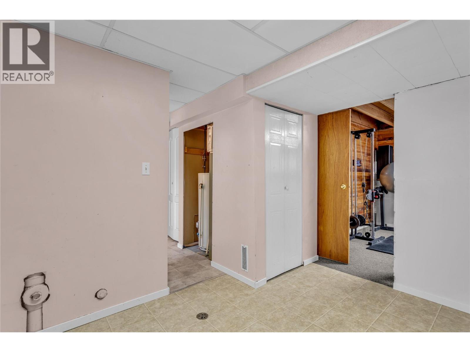  733 Josselyn Court, Kelowna