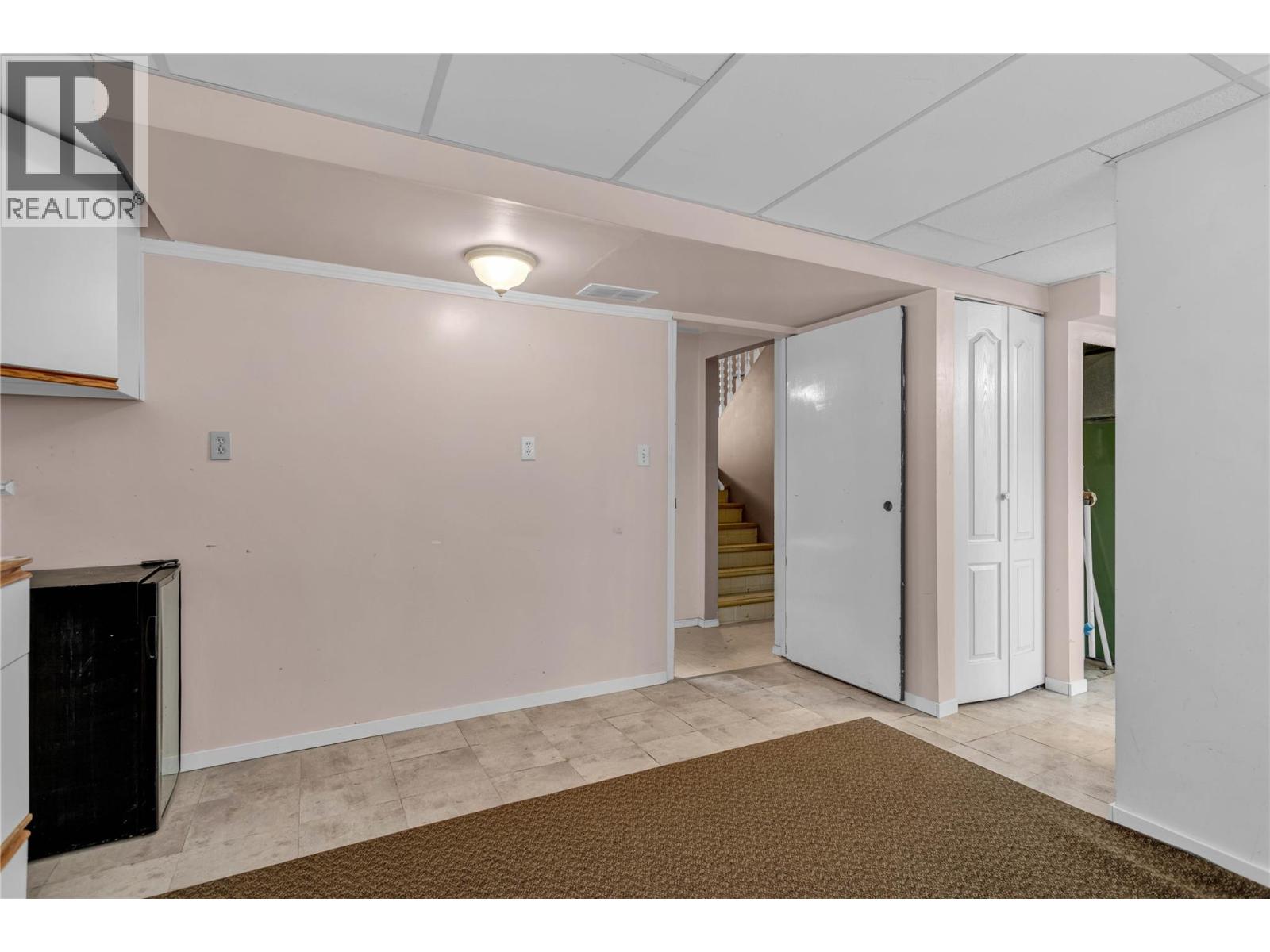  733 Josselyn Court, Kelowna