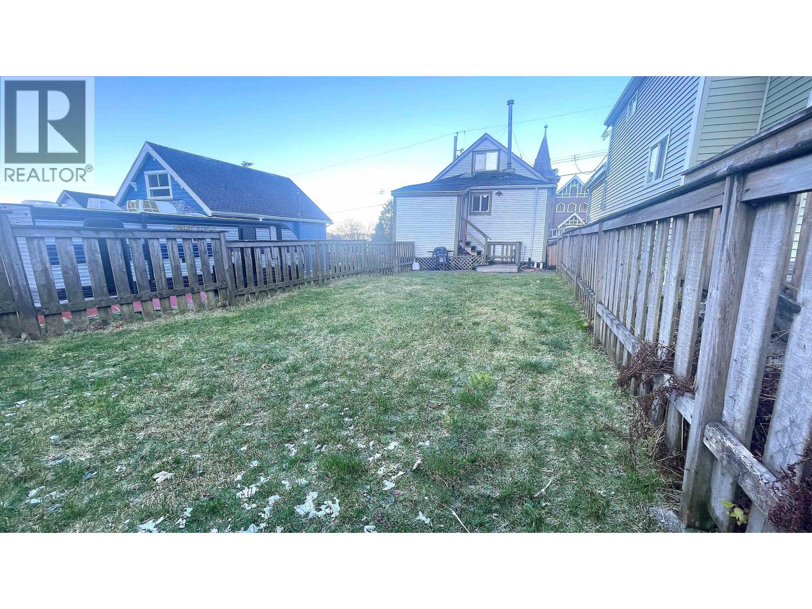 224 E 4TH AVENUE