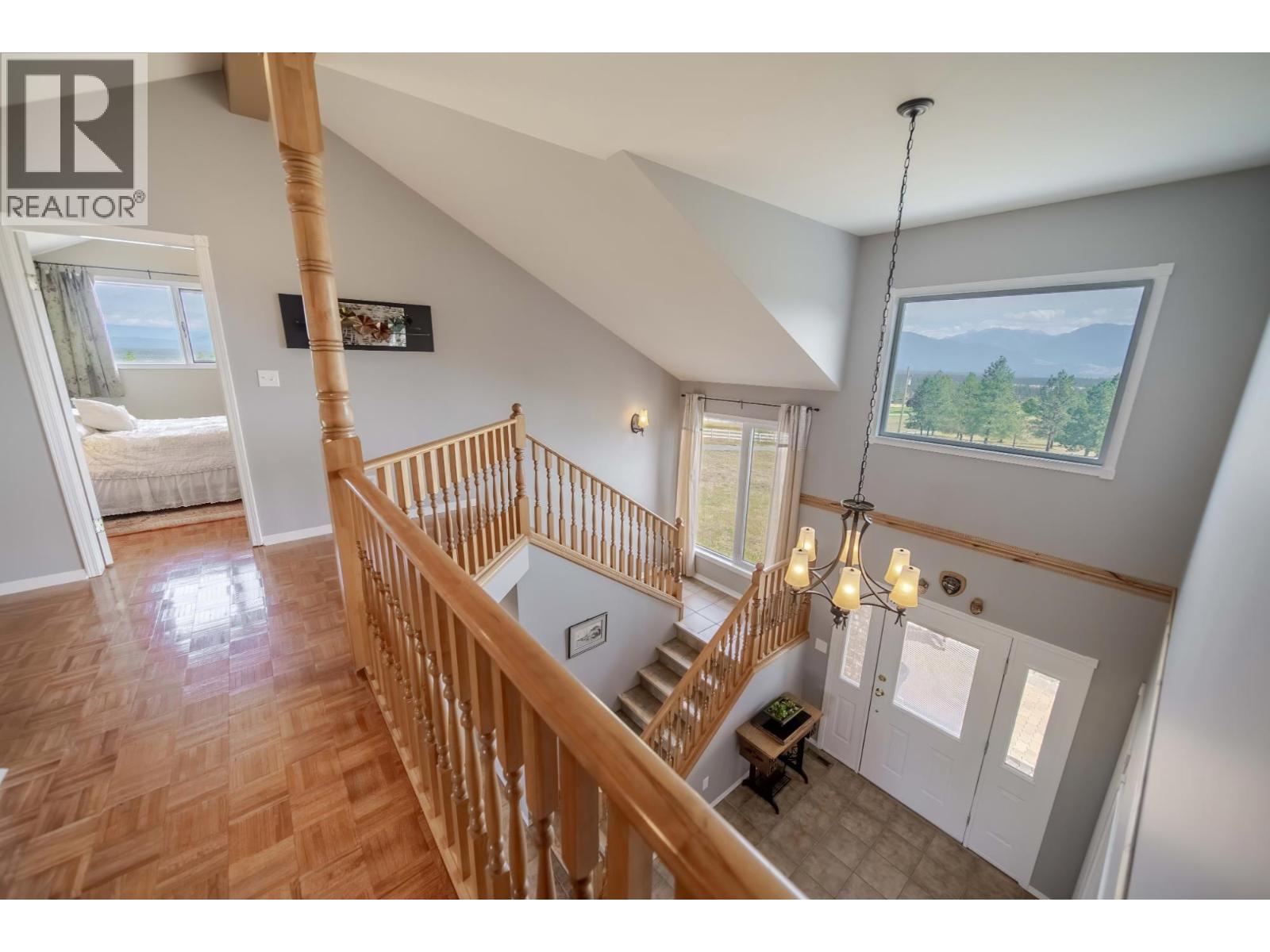 9617 CLEARVIEW Road, Cranbrook