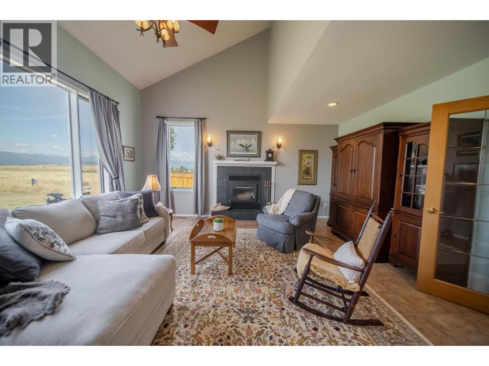 9617 CLEARVIEW Road, Cranbrook