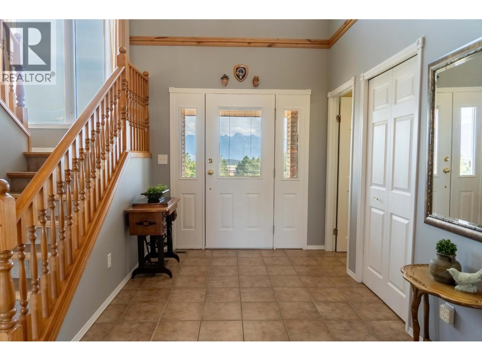 9617 CLEARVIEW Road, Cranbrook