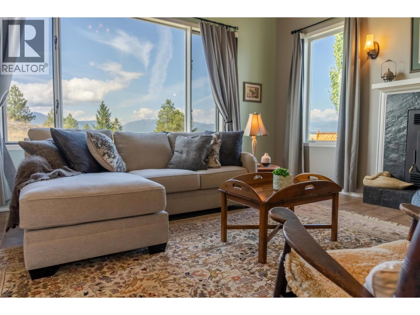 9617 CLEARVIEW Road, Cranbrook