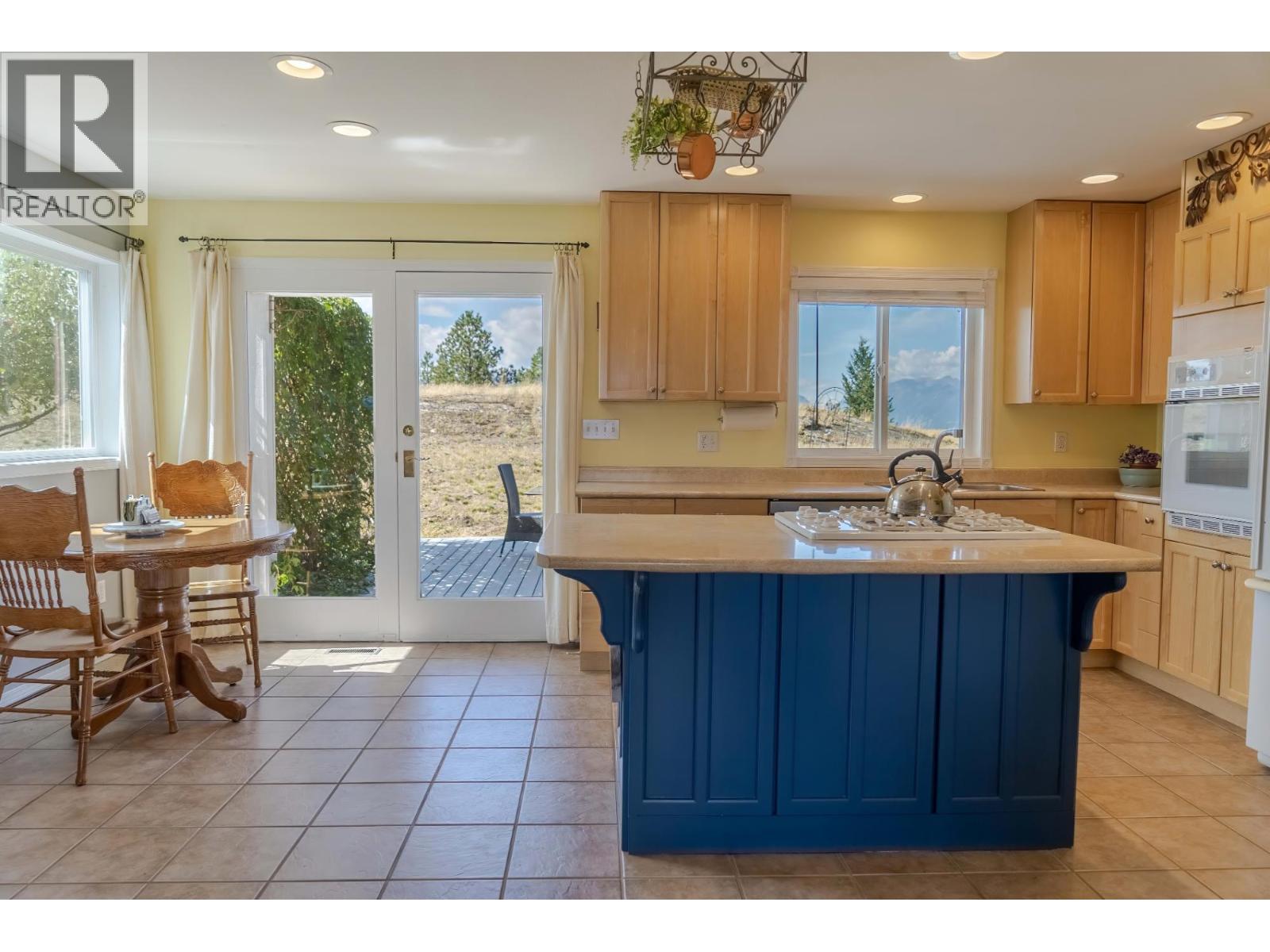 9617 CLEARVIEW Road, Cranbrook