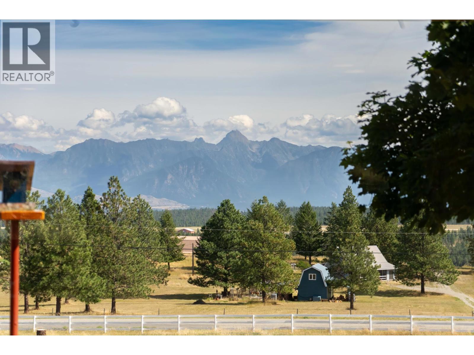 9617 CLEARVIEW Road, Cranbrook