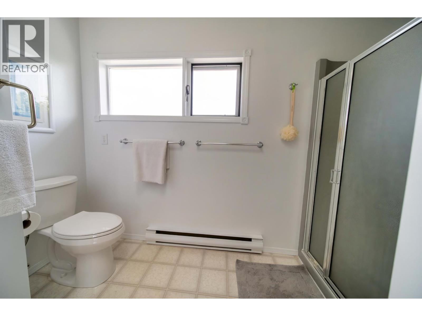 9617 CLEARVIEW Road, Cranbrook