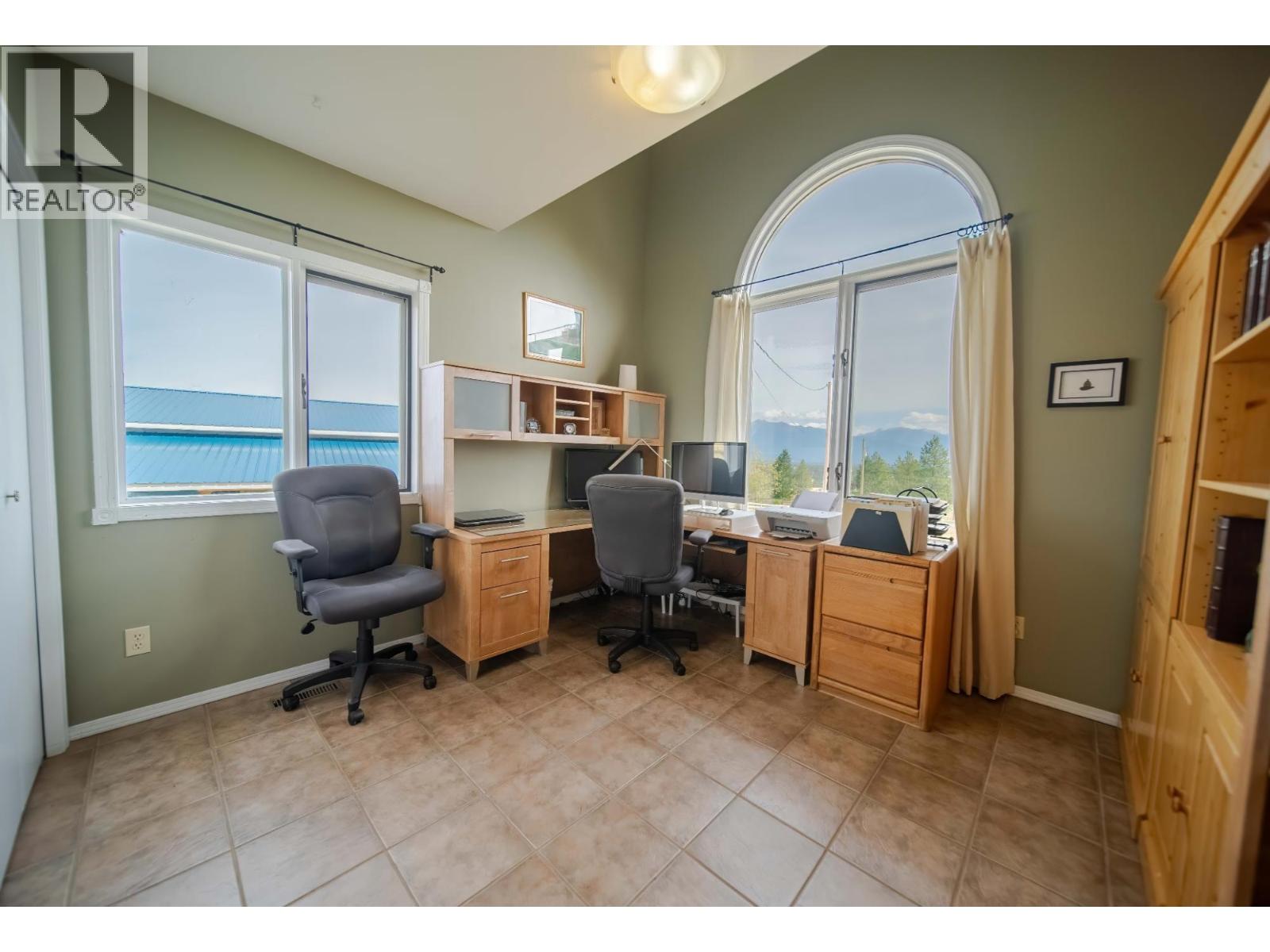 9617 CLEARVIEW Road, Cranbrook