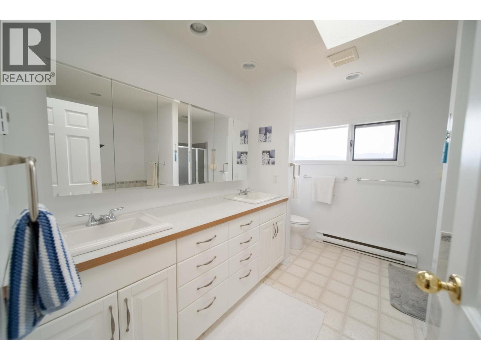 9617 CLEARVIEW Road, Cranbrook