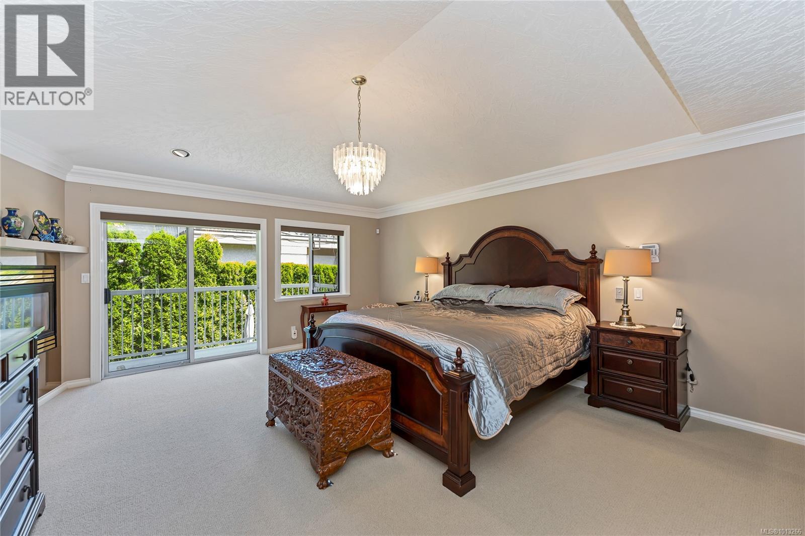  948 Boulderwood Rise, Saanich