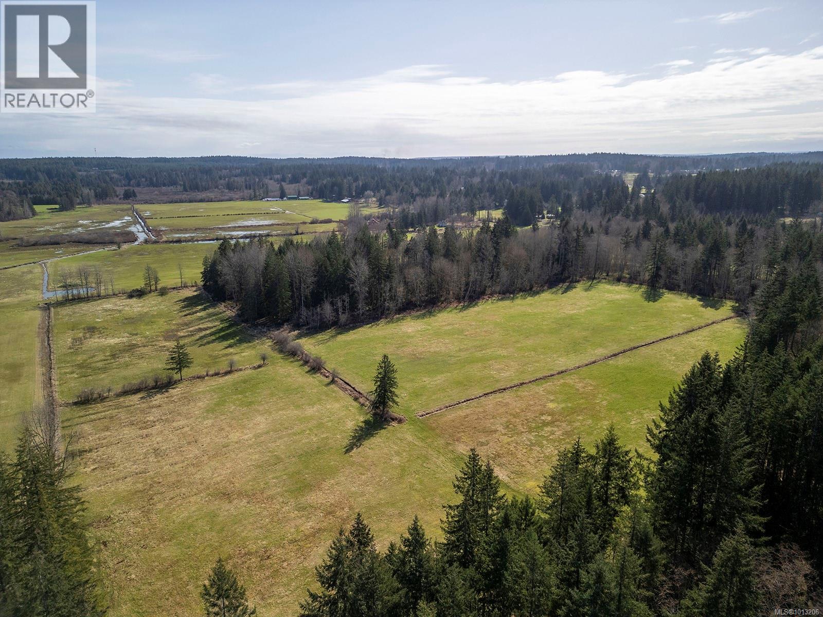 7792 Island Hwy N, Black Creek