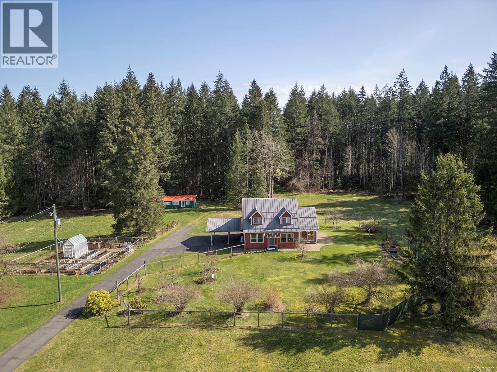 7792 Island Hwy N, Black Creek