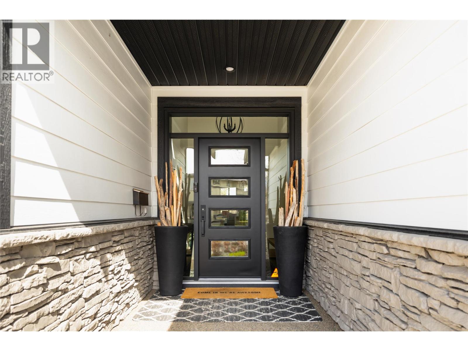  4455 Sherwood Court, Kelowna
