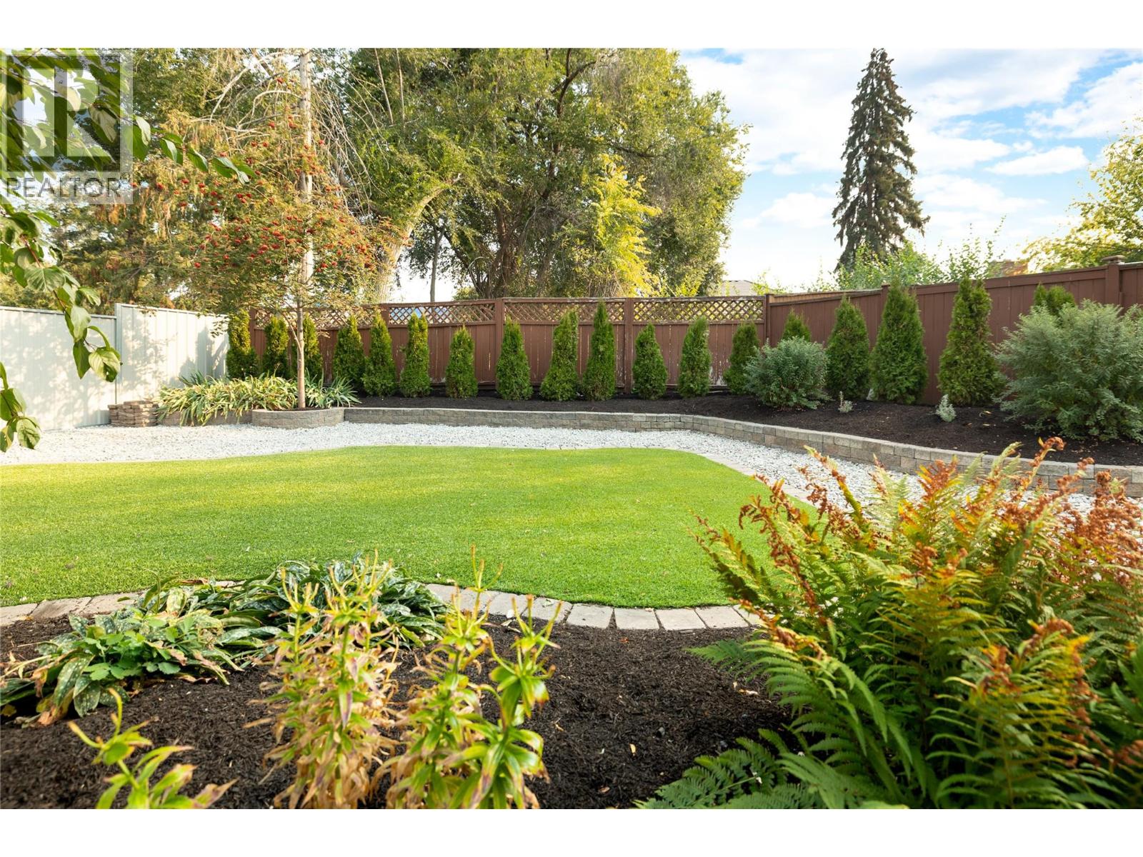  4455 Sherwood Court, Kelowna