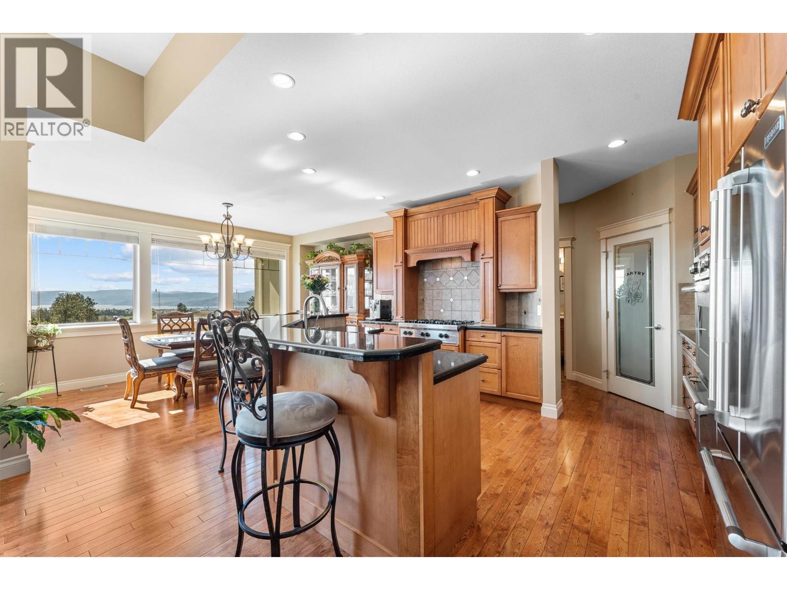 1095 Hume Avenue, Kelowna