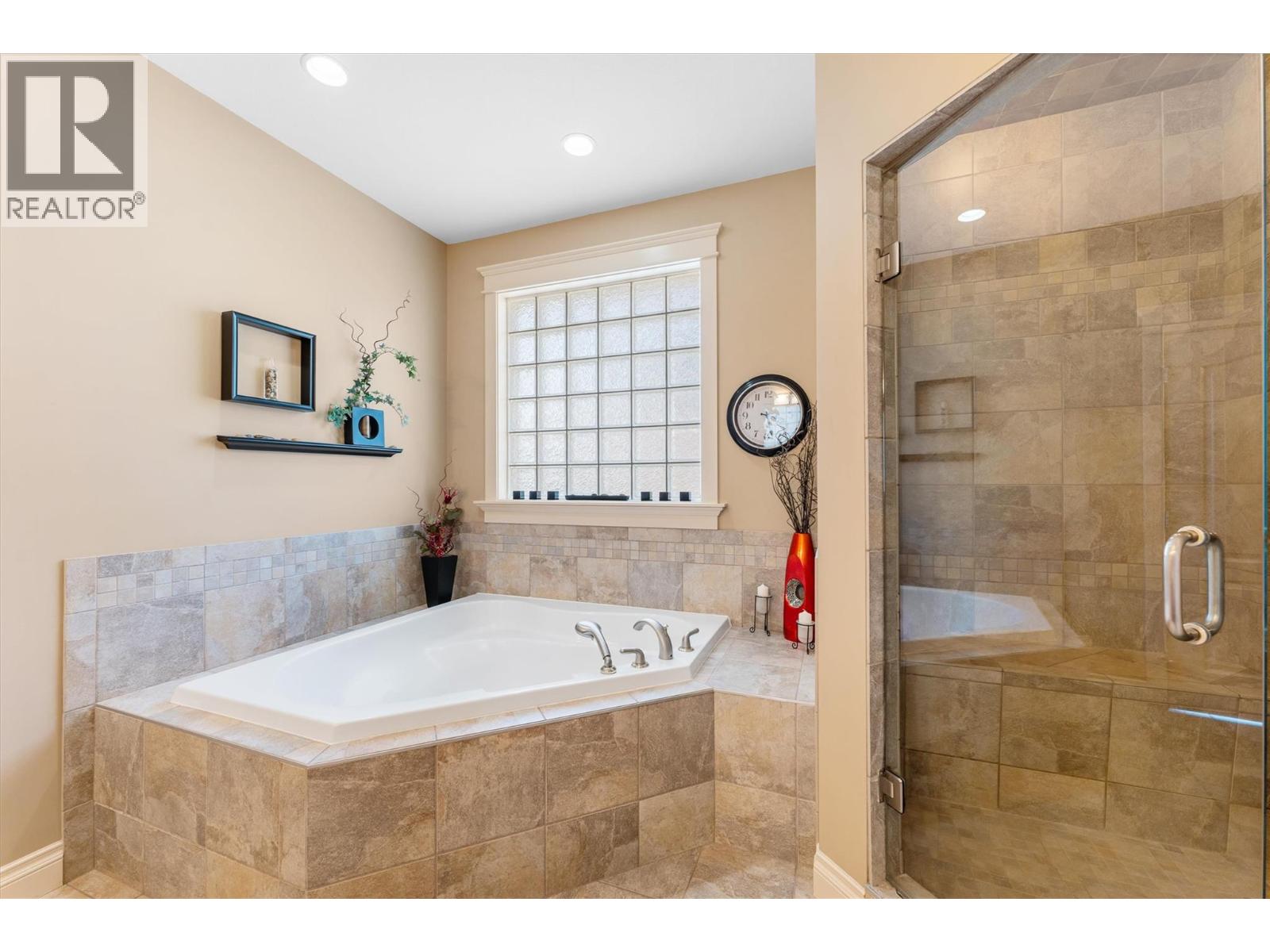  1095 Hume Avenue, Kelowna