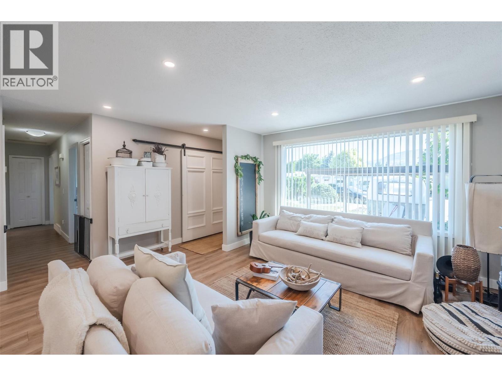 144 AYRES Crescent, Penticton