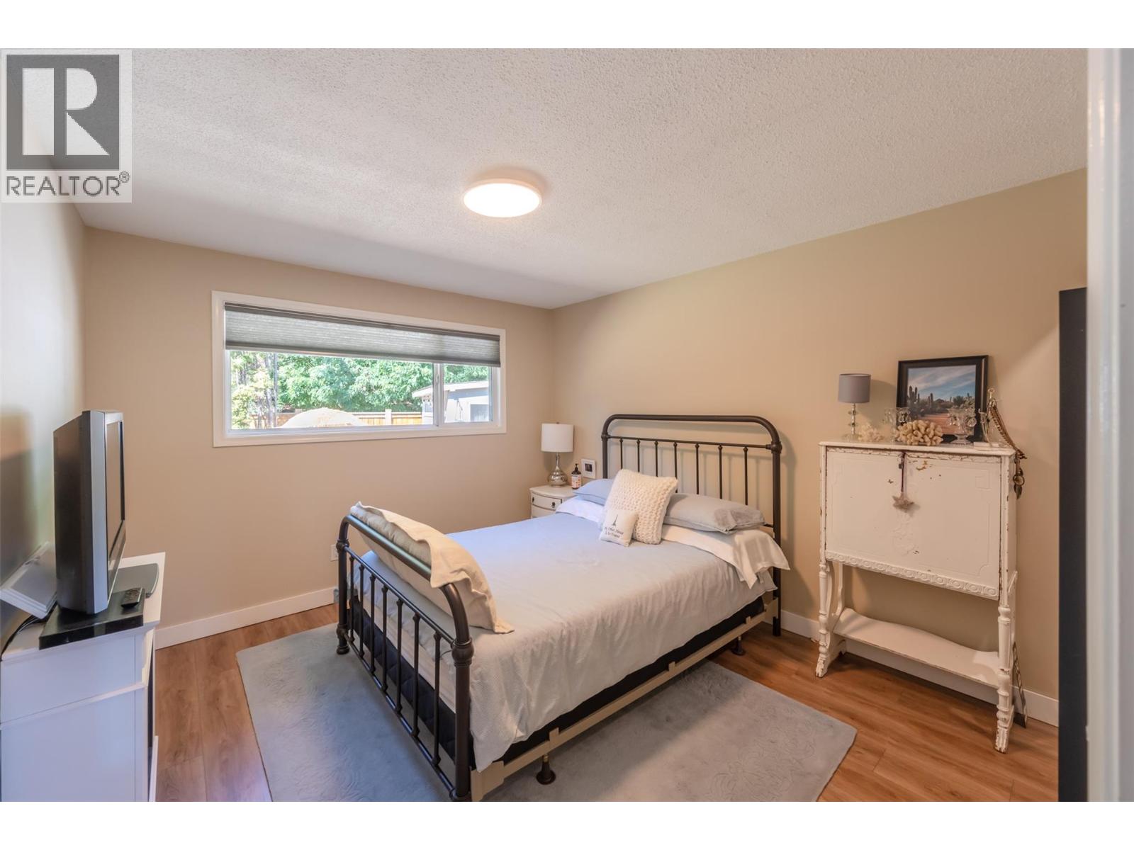 144 AYRES Crescent, Penticton