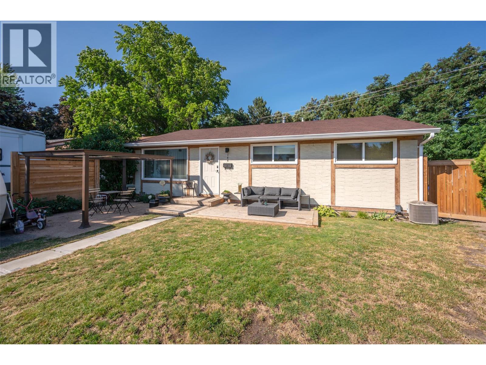 144 AYRES Crescent, Penticton