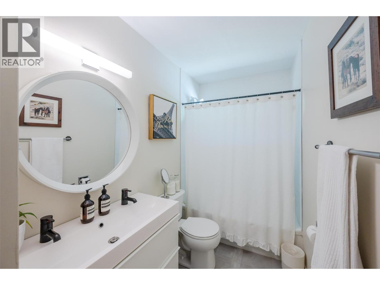 144 AYRES Crescent, Penticton