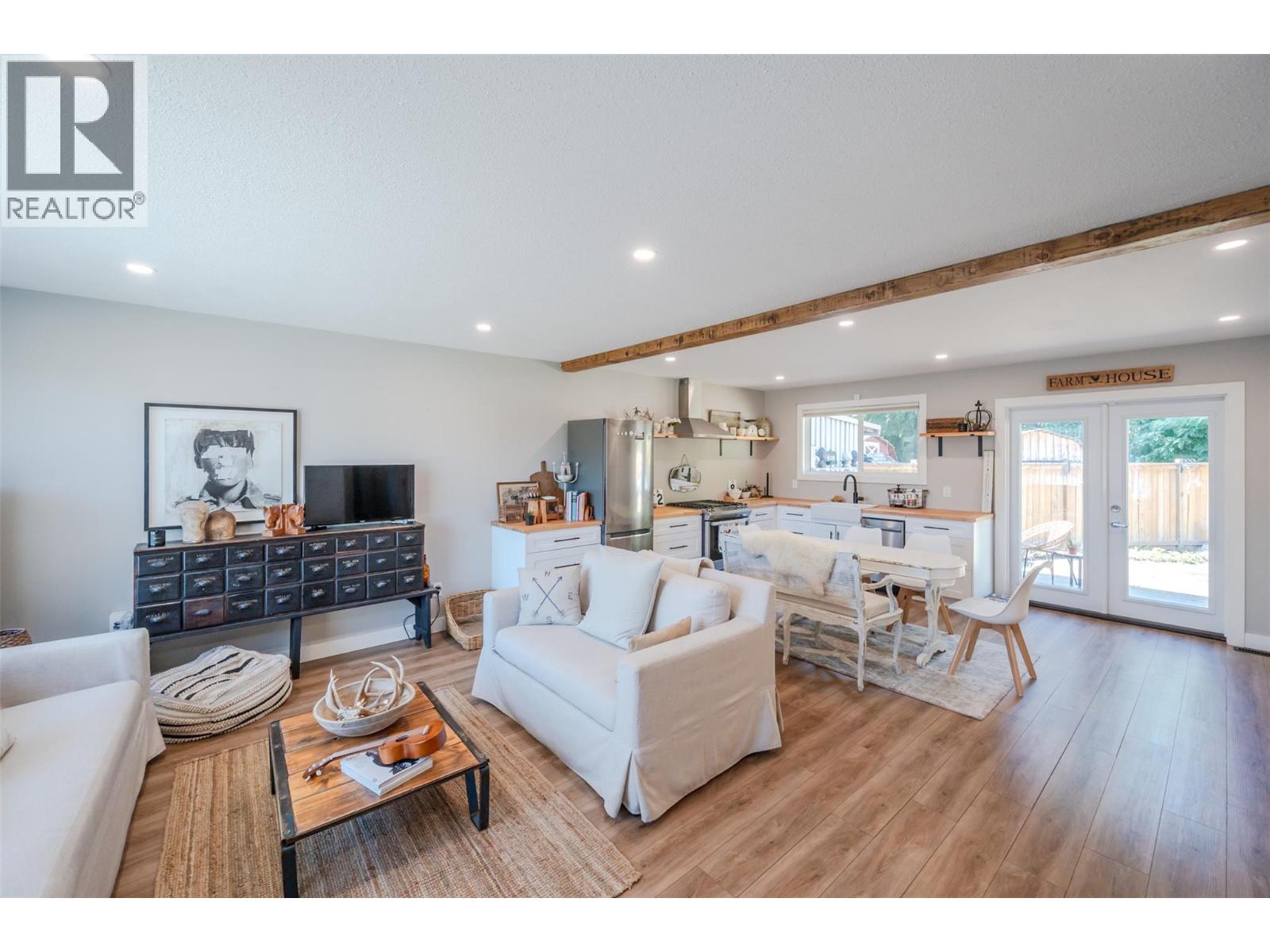 144 AYRES Crescent, Penticton