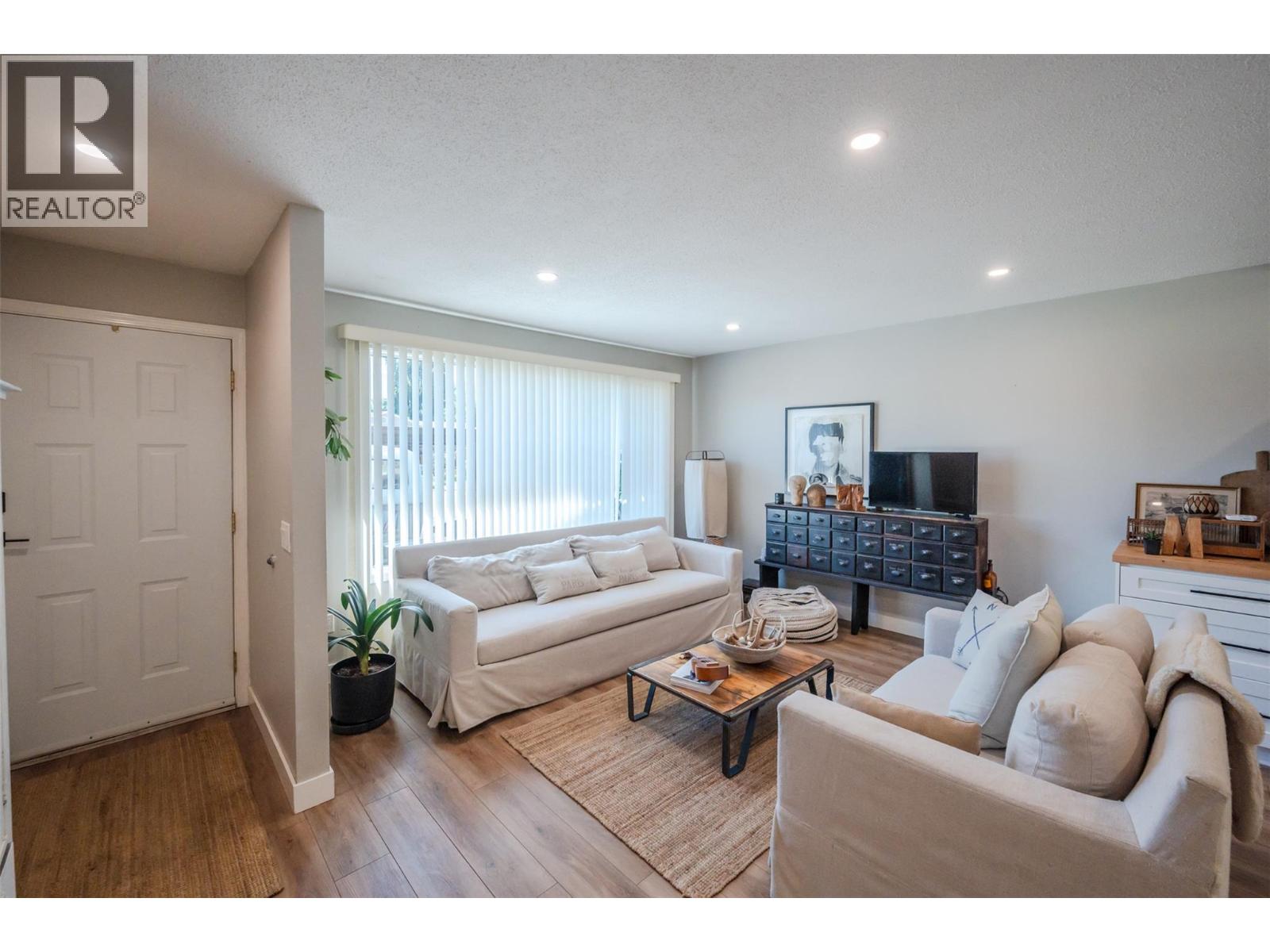 144 AYRES Crescent, Penticton