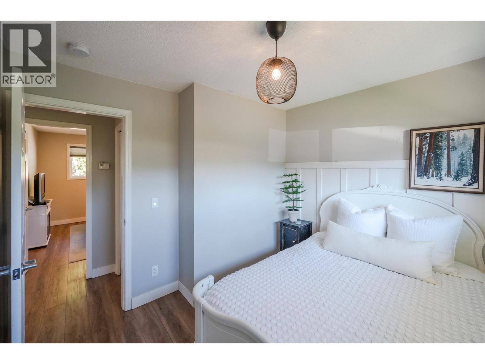 144 AYRES Crescent, Penticton