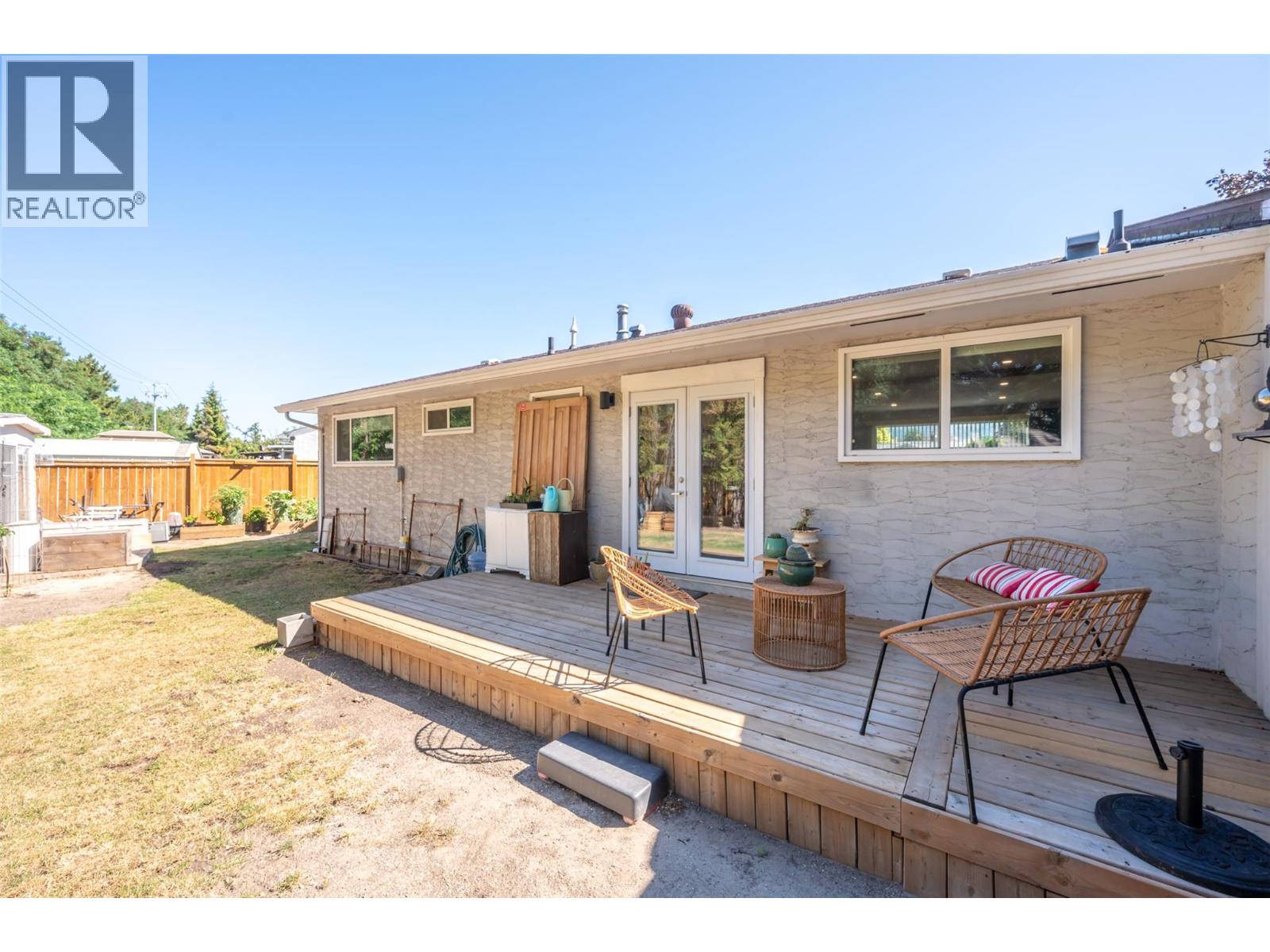 144 AYRES Crescent, Penticton