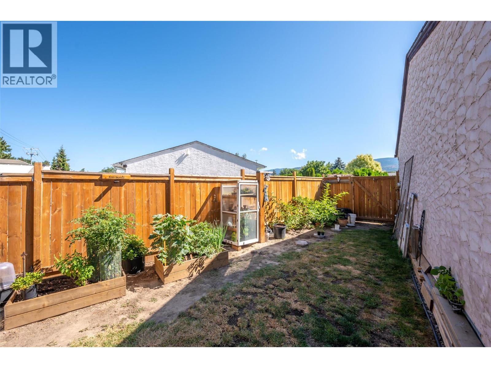 144 AYRES Crescent, Penticton