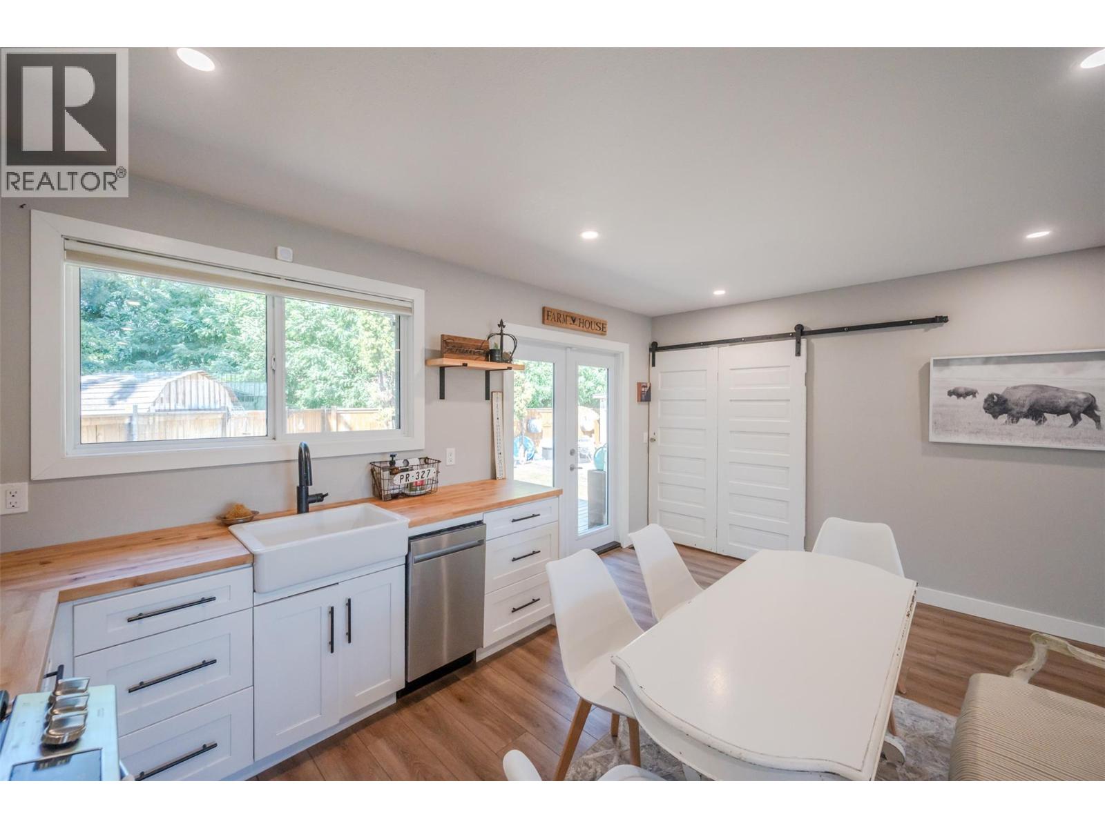 144 AYRES Crescent, Penticton