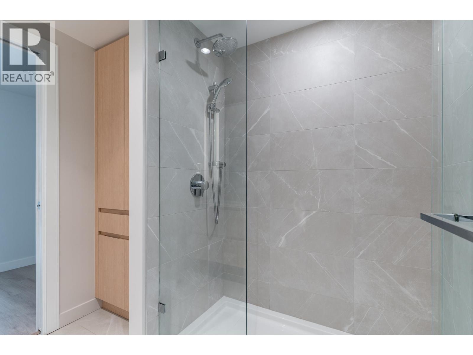 401 1500 FERN STREET, North Vancouver
