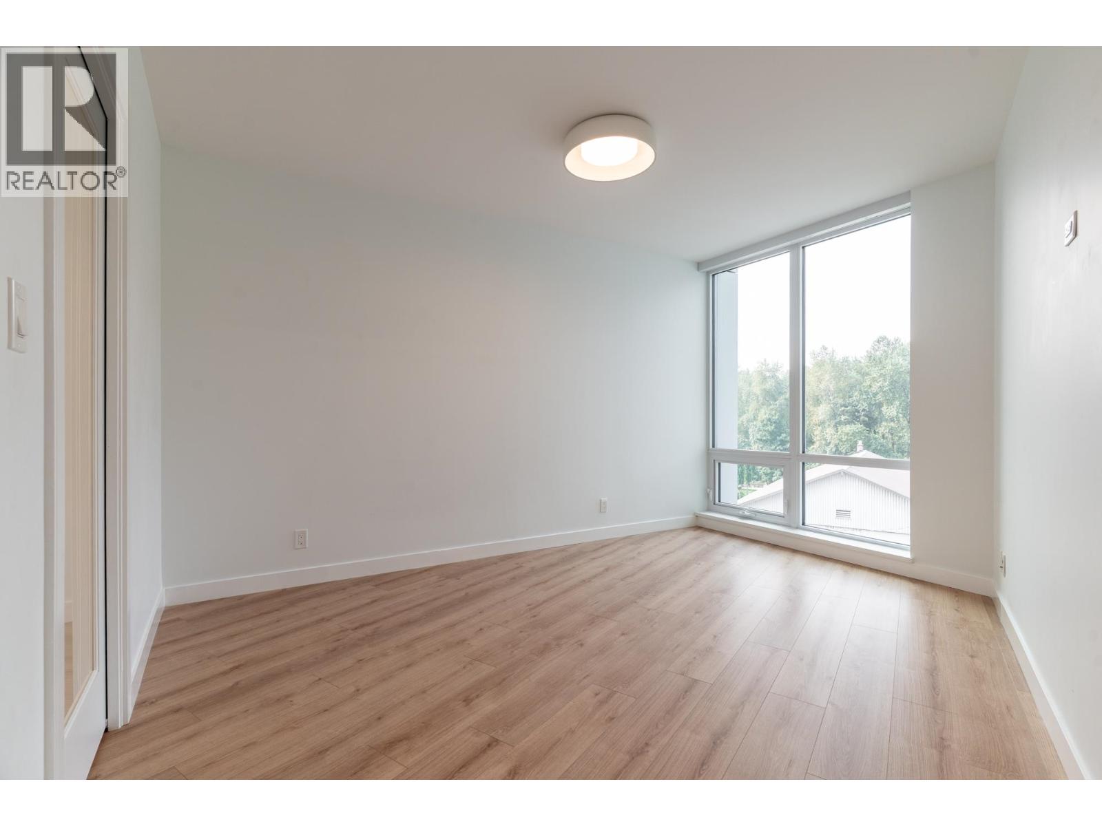 401 1500 FERN STREET, North Vancouver