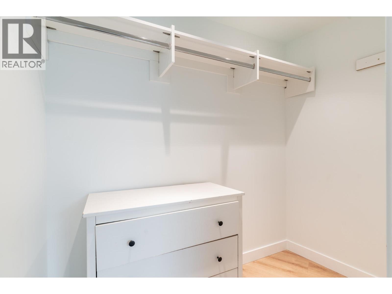 401 1500 FERN STREET, North Vancouver