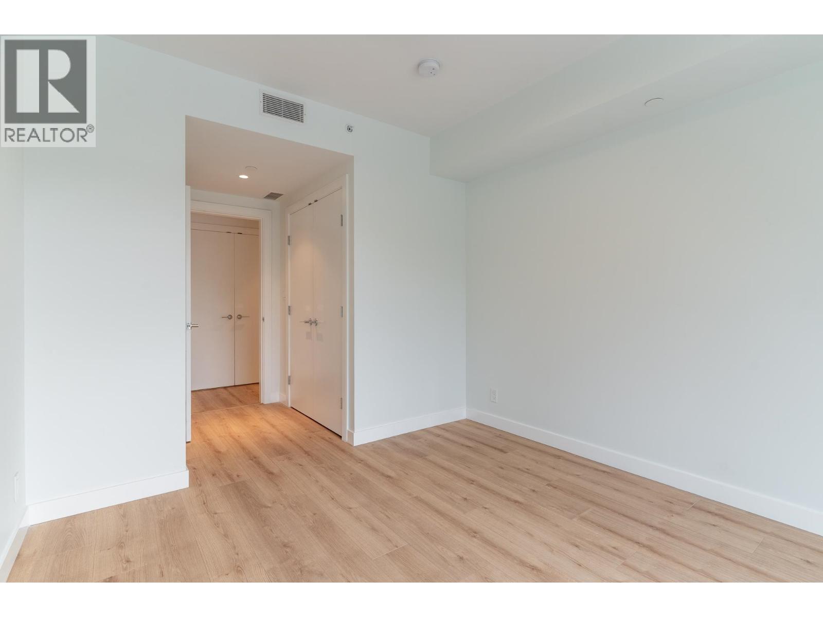 401 1500 FERN STREET, North Vancouver