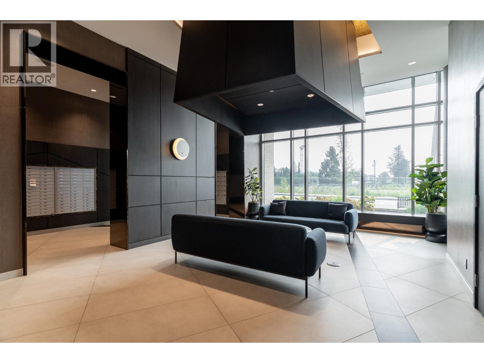 401 1500 FERN STREET, North Vancouver