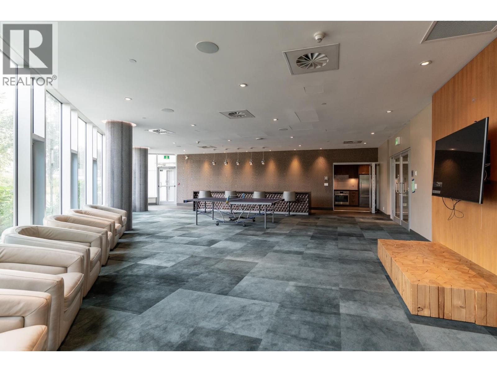 401 1500 FERN STREET, North Vancouver