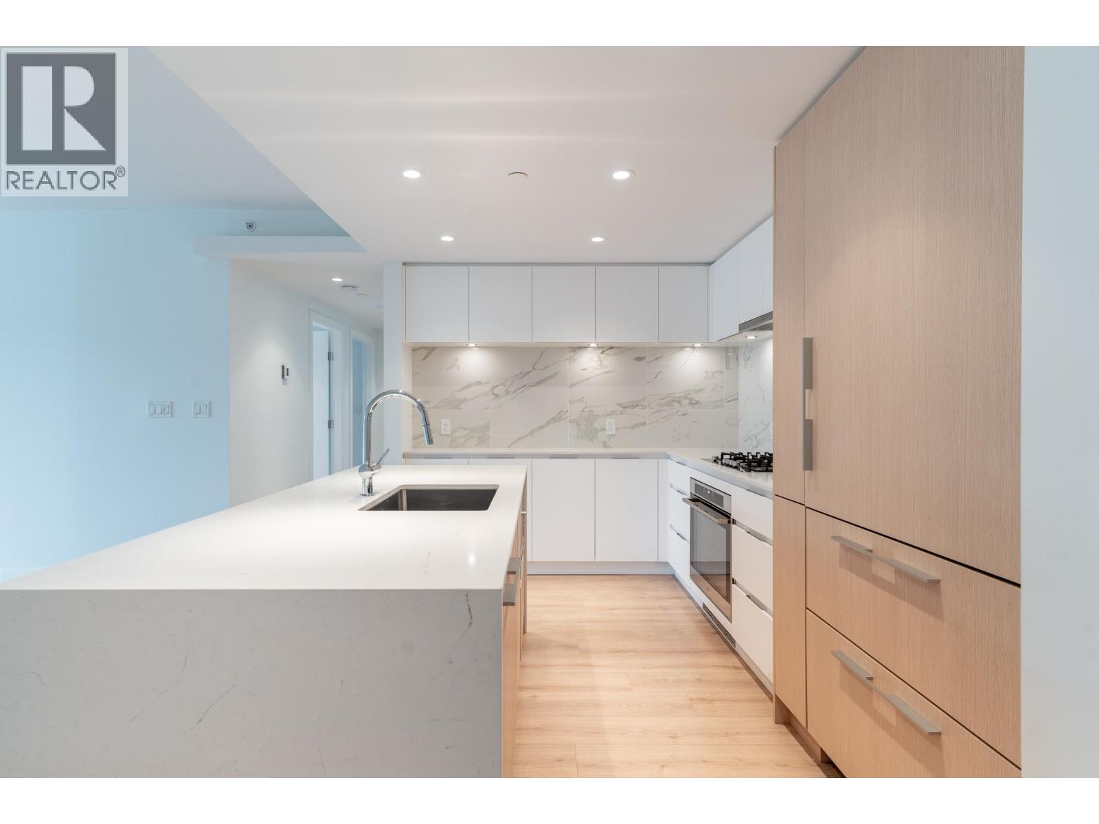 401 1500 FERN STREET, North Vancouver