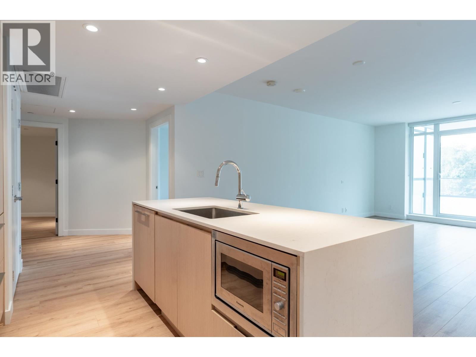 401 1500 FERN STREET, North Vancouver