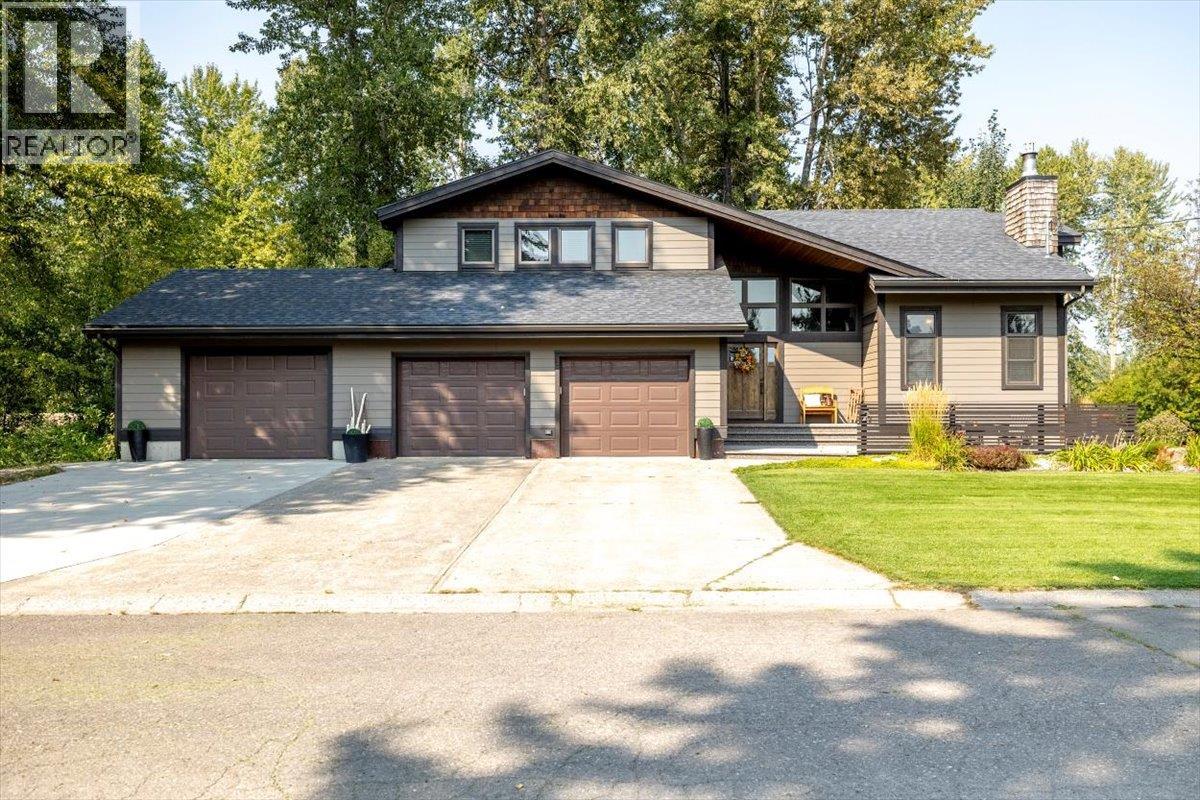 2 Mt Minton Street, Fernie