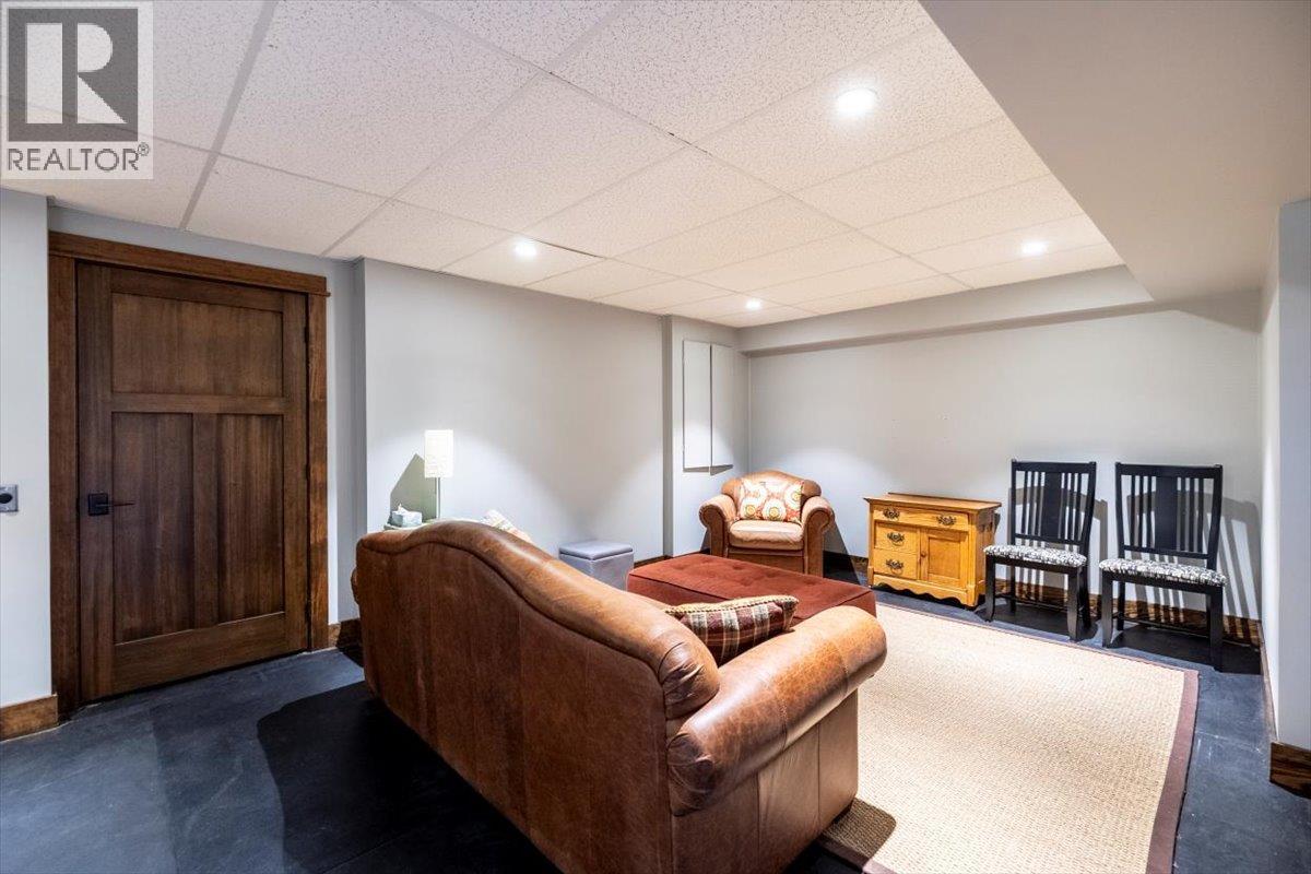 2 Mt Minton Street, Fernie