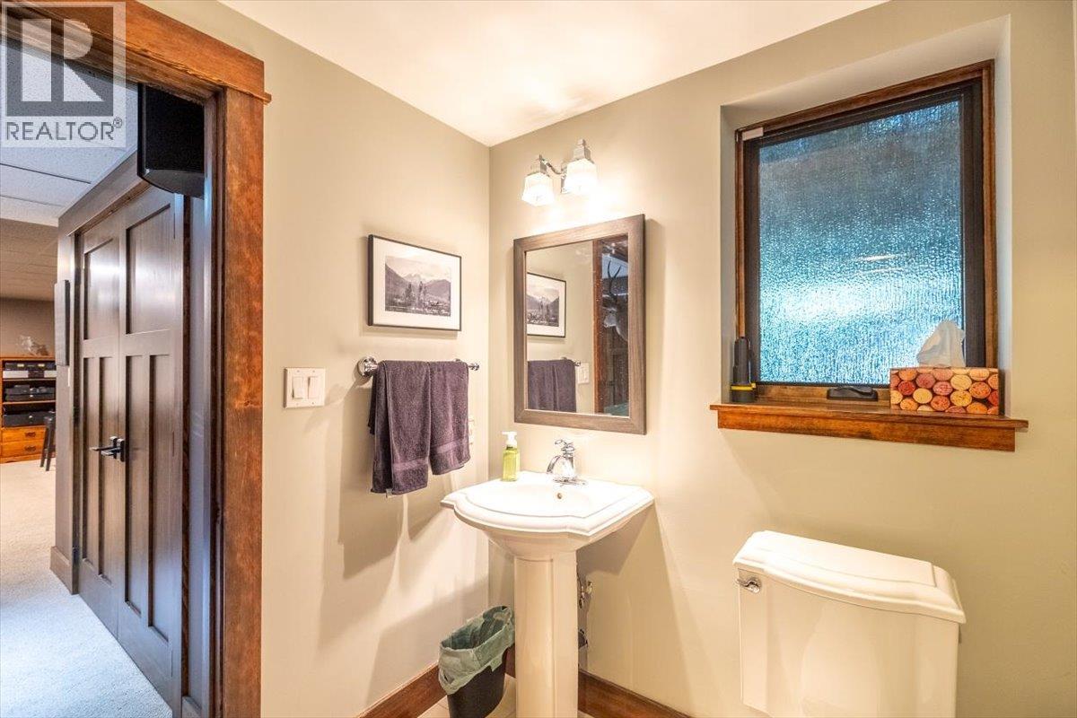 2 Mt Minton Street, Fernie