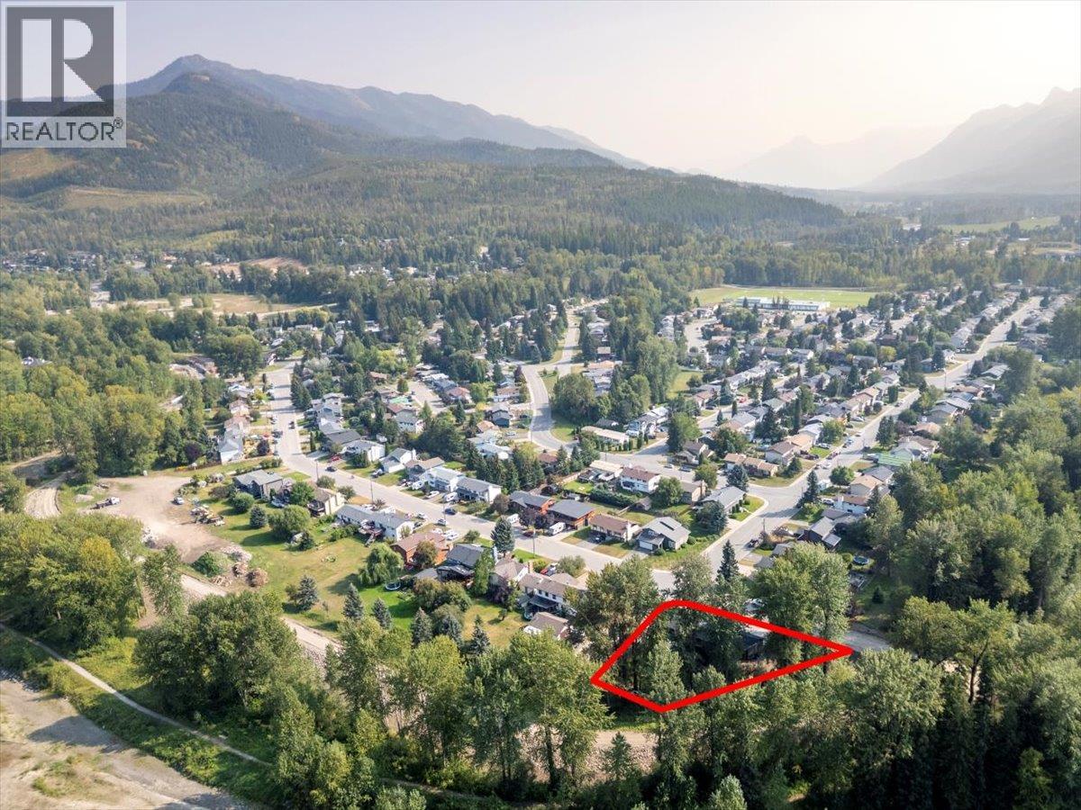 2 Mt Minton Street, Fernie