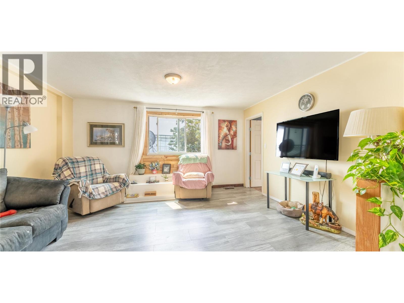 1215 Erickson Road, Creston