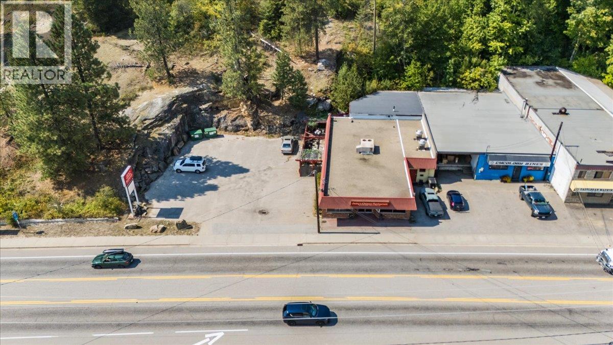  932/938 Columbia Avenue, Castlegar